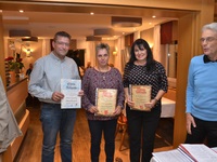 Micheal Scheuerling (25 Jahre Mitglied), Beate Scheuerling und Elke Diefenbach (40 Jahre Mitglied) v. l.